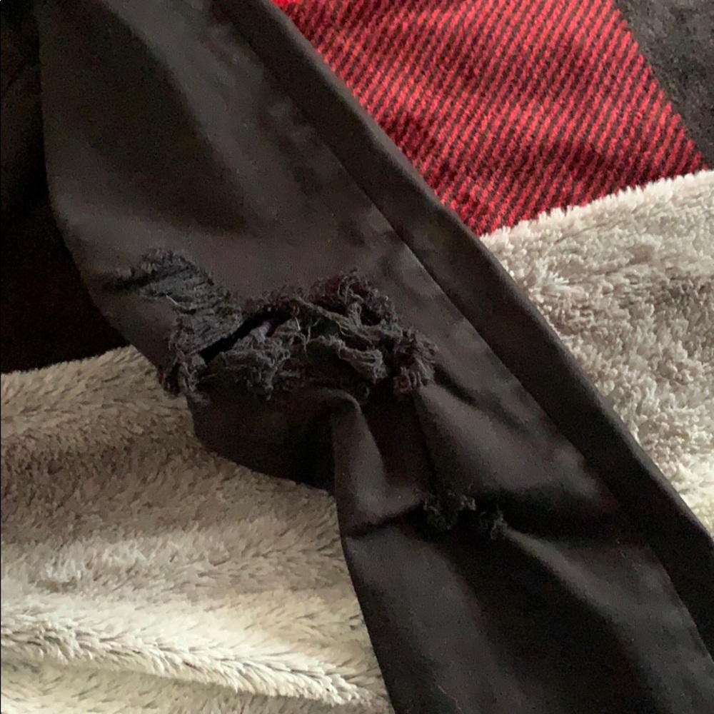 AE Black Ripped Jeans - Picture 7 of 8